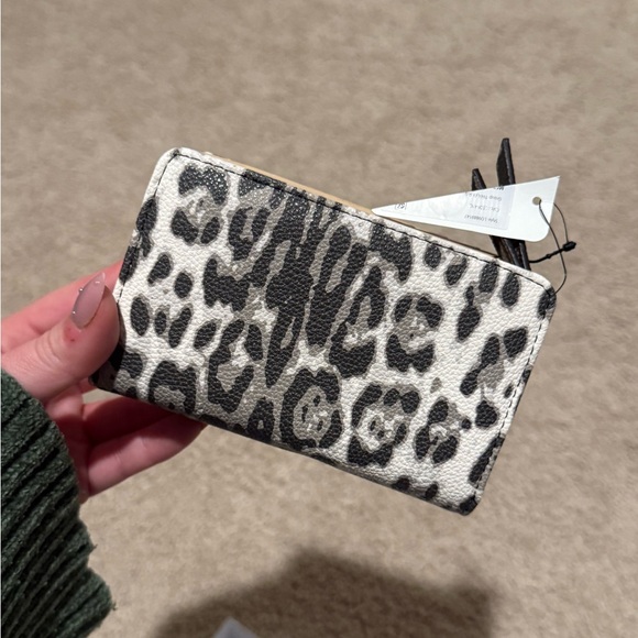 Guess Leopard-Print Zip Wallet - Black & White - Picture 3 of 5